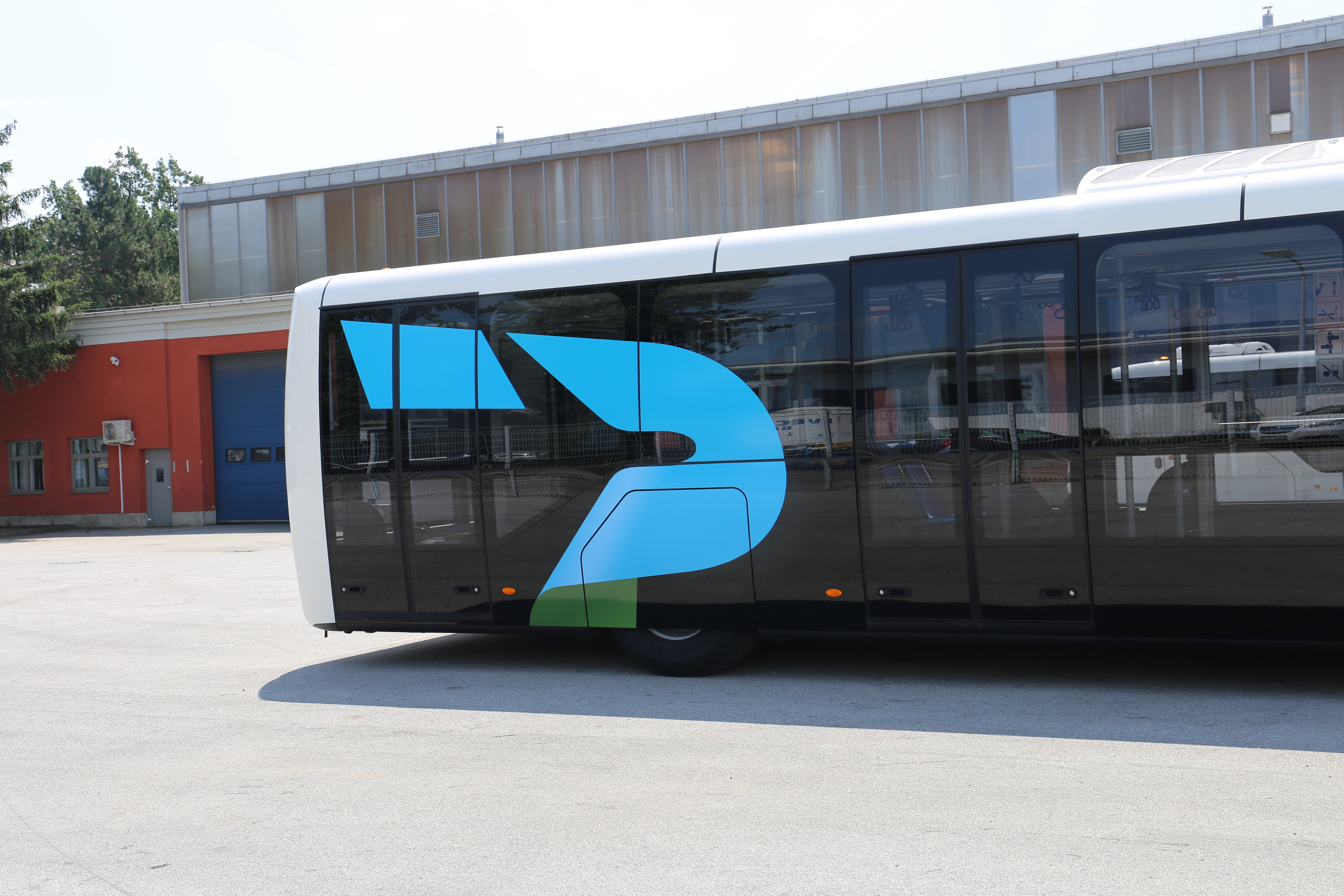 104WL, airport buses, electric buses